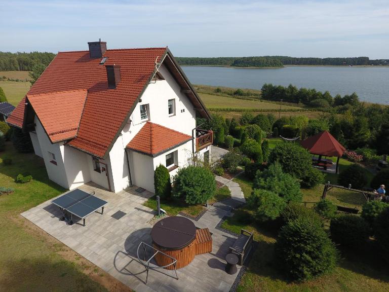 Dom na wzgórzu z widokiem na jezioro z balią i sauną - Ferienwohnung Lipnica