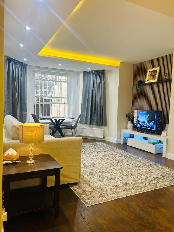 1BR sleeps 5 2mins away to Earls Ct Station - B&B Londra