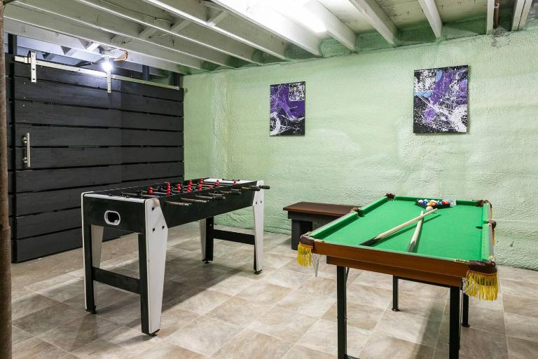 Game Room, Sauna, MCM Vibes, King Bed - B&B Stamford