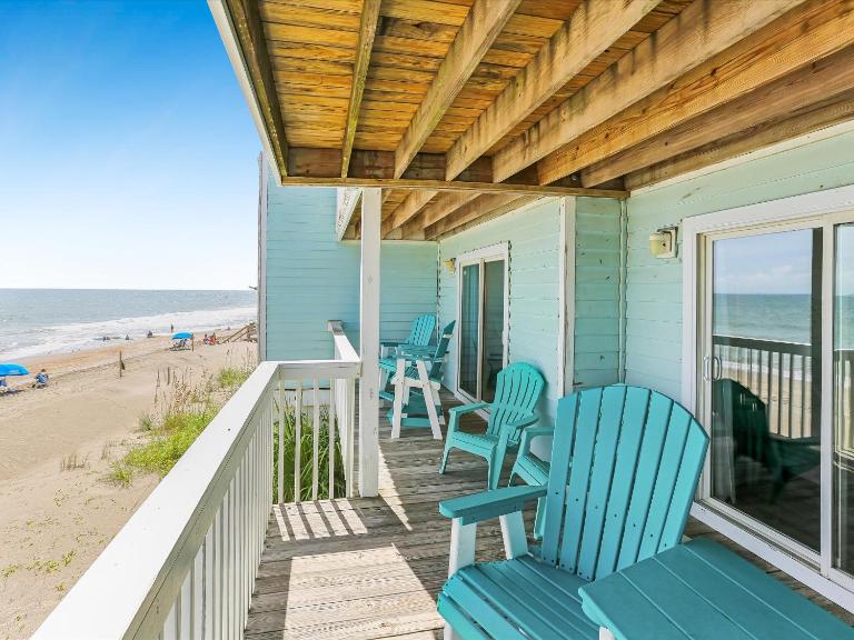 Ocean Dunes 2001 by Carolina Retreats - Bed and Breakfast Kure Beach