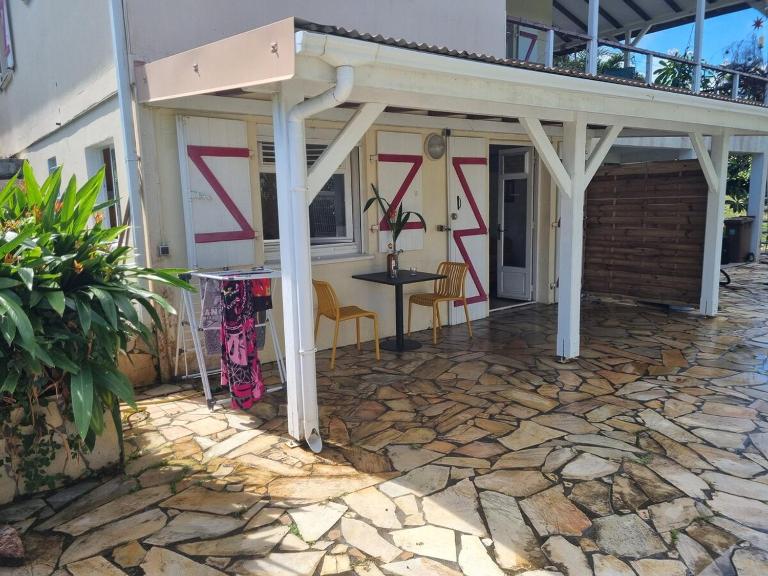 Studio Bougainvilliers chez Jérôme et Sophie - B&B La Trinité
