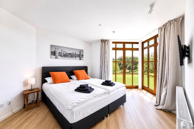 Erholung pur - Ferienwohnung direkt am Golfplatz und See - B&B Rötz