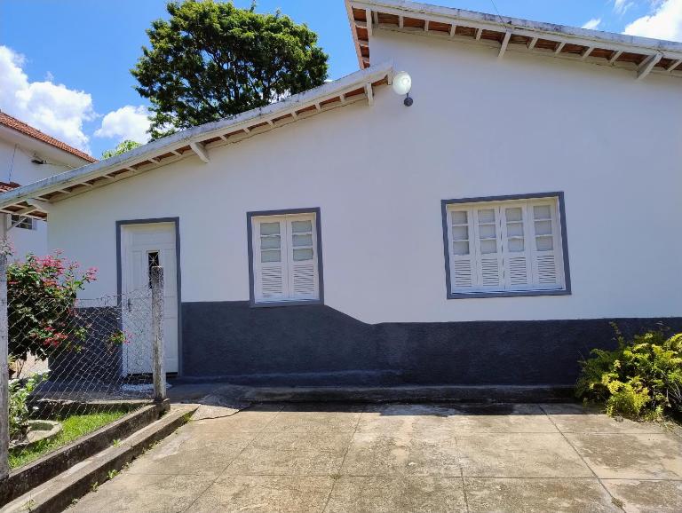 Casa Delicia - Centro de Passa Quatro - Até 7 pessoas Grupos e Família - Bed and Breakfast Passa-Quatro