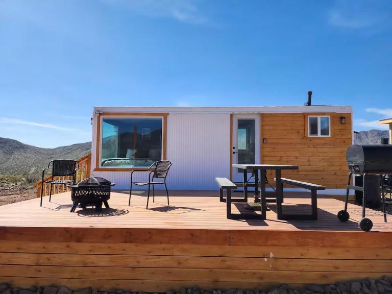 Starwalk Luxury Off Grid Sky Walk by Grand Canyon - B&B Meadview
