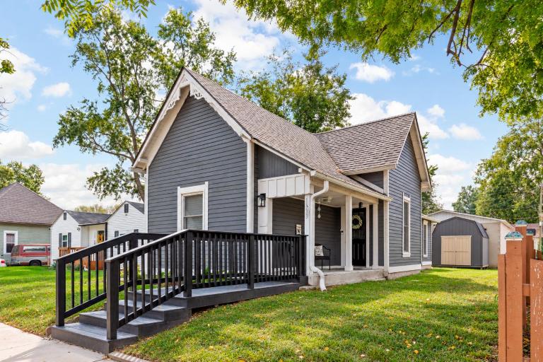 Cheerful 2-Bedroom Cottage in Downtown Noblesville - B&B Noblesville