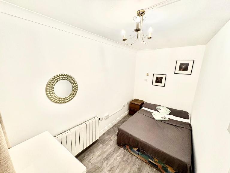 Double Private Room in a Cozy Apartment , Mountjoy Square - B&B Dublin
