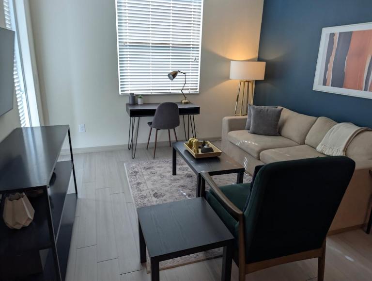 2bedroom 2bath in the heart of Fort Myers I75 golf - B&B Fort Myers