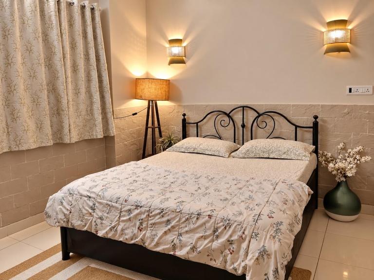 Tittle Hut - B&B Mumbai