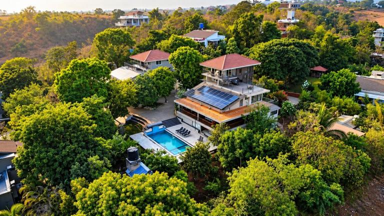 Sunrise Villa 5BHK Luxury Nature Retreat - by Vivasa Villas - Bed and Breakfast Trimbak