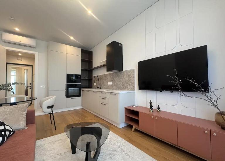 Квартира з видом на Дніпро - Низький поверх - Є Укриття - B&B Kyiv