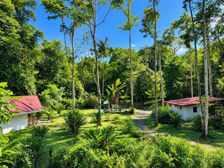 El Rincon de la Suiza - B&B Cahuita