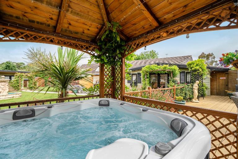 Detached property, beams, hot tub large garden - Ferienwohnung Broadwey