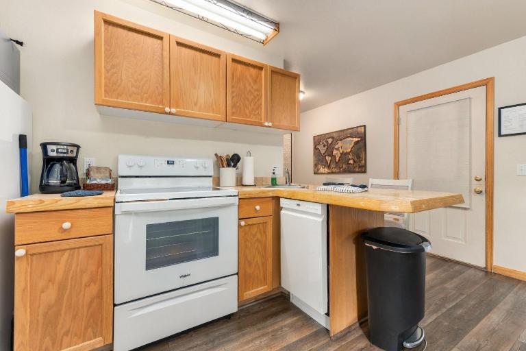 Creekside Suites 16 by Estes Park Condos - B&B Estes Park