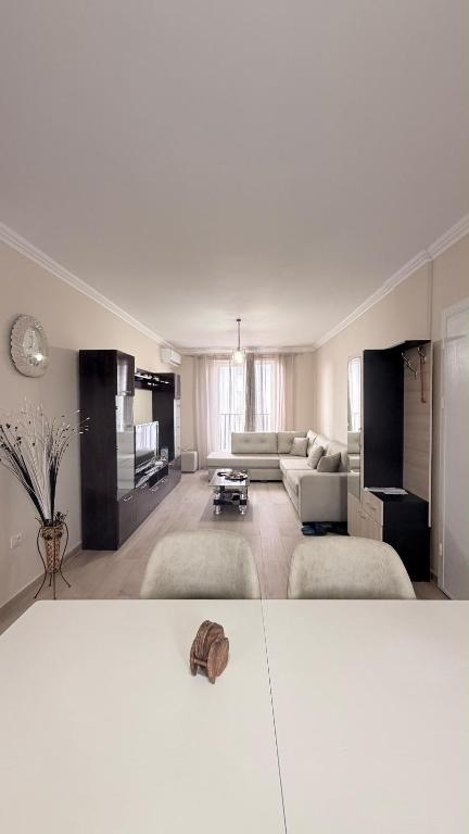 Tirana Airport Apartment 2 - B&B Kamëz