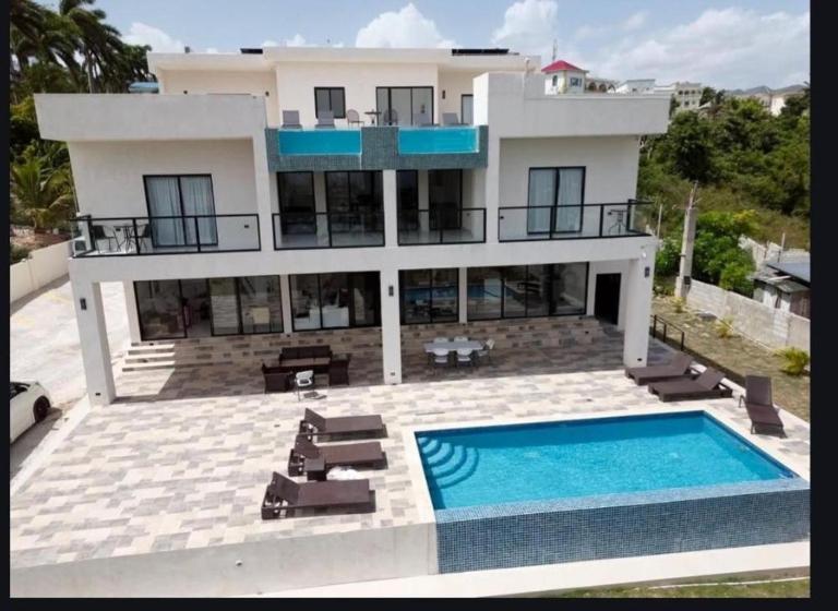 Emotions By Ironshore Resort Ltd - Ferienwohnung Montego Bay