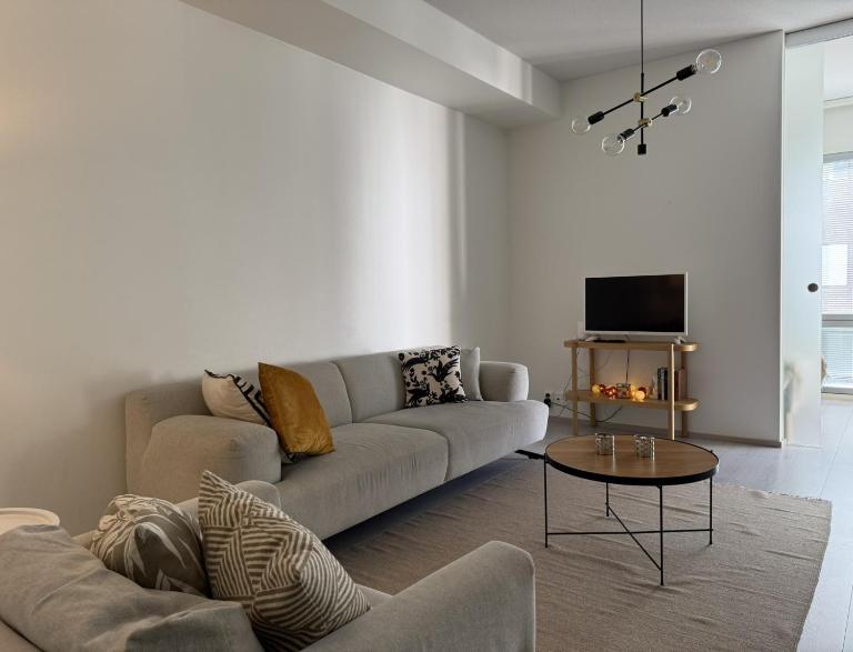 Stylish, modern apartment situated in the city - B&B Oulu