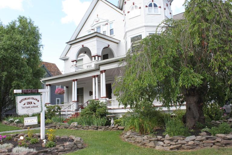 Victorian Charm Inn - Bed and Breakfast Towanda