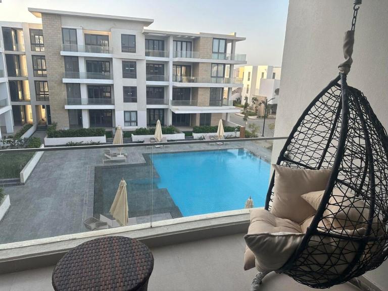 Stylish 2BR chalet with beach & pool access, kitesurfing Fins in KAI - Bed and Breakfast Al ‘Ayn as Sukhnah