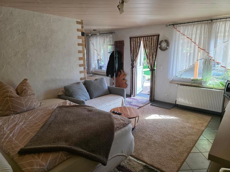 Kleiner Bungalow mit Kamin in ruhiger Lage - B&B Finsterwalde