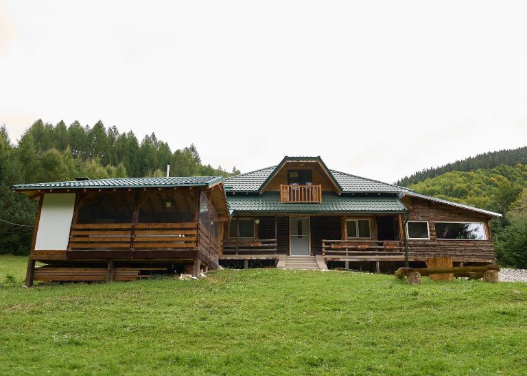 Cabana Valea lui Bogdan - Refugiu în padure - B&B Coada Izvorului