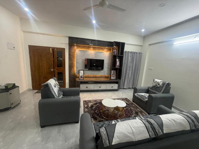 Livora Suites - Ferienwohnung Mysuru