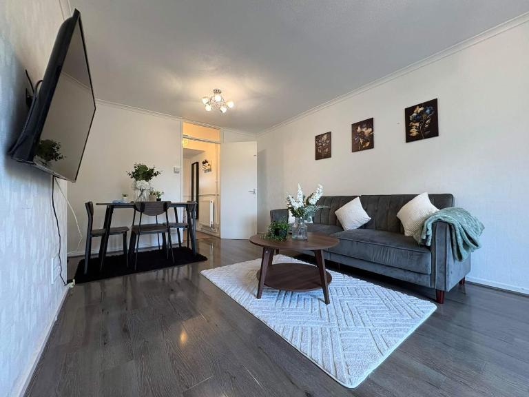 Sai villa in Epsom racecourse. - Bed and Breakfast Epsom