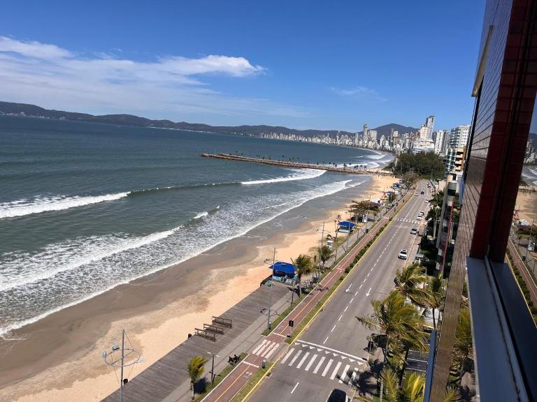 Ultimo Andar, Frente ao Mar Itapema SC - Bed and Breakfast Itapema