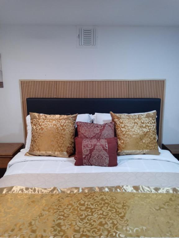 "Cozy Basement Retreat Just 40 Minutes to NYC!" - Bed and Breakfast Irvington