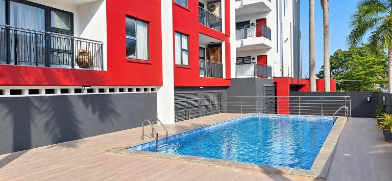 Beaufort Cozy Luxury Hideout, FREE Breakfast, FREE Swimming pools & Gym, 10 mins from Airport, 24-7 Security Guards, Backup Power, Close to Tourist Attractions - Bed and Breakfast Accra