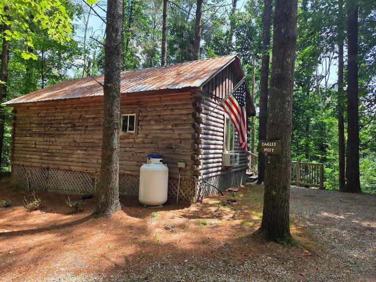 Eagles Nest at Avenwood Cabins - Ferienwohnung New Straitsville