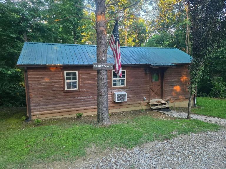 Whippoorwill at Avenwood Cabins - Ferienwohnung New Straitsville