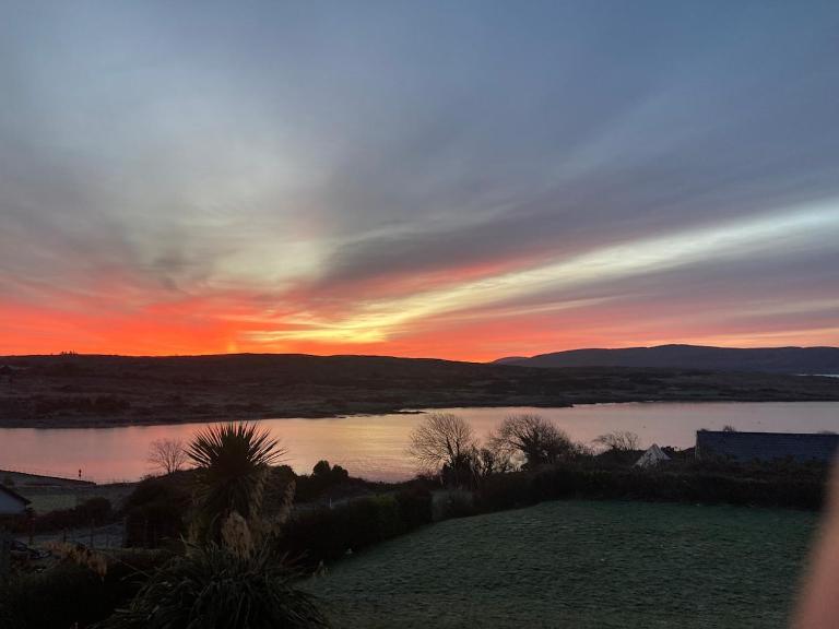 Water's edge studio apartment - B&B Trafrask