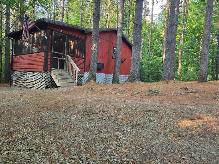Cherokee Way at Avenwood Cabins - Ferienwohnung New Straitsville