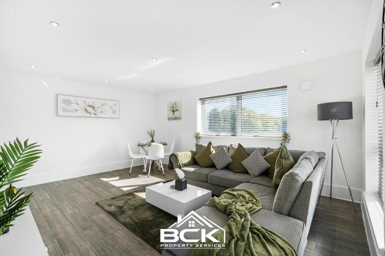 Hove 2BR - 2 Bathrooms - Near Station & Sea - B&B Brighton