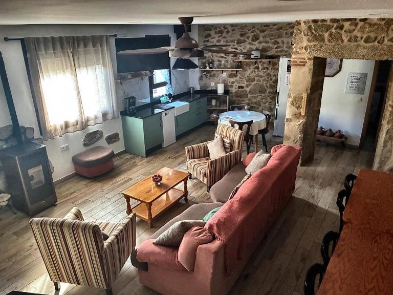 CASA RURAL PUERTO - tu refugio de piedra - ESPECIAL OTOÑO MÁGICO Valle del Ambroz - Casas del Monte - IDEAL PARA DISFRUTAR EN FAMILIA O GRUPO DE AMIGOS - B&B Casas del Monte