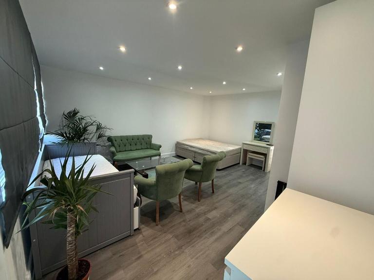 Stylish Studio Flat, private bathroom and patio - B&B Londres