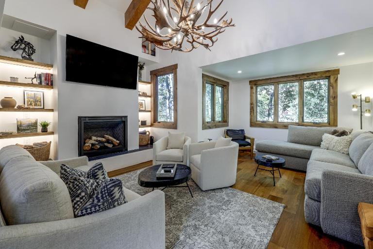 Newly Renovated Vail Home - Walk to Booth Falls Tr - Bed and Breakfast Vail