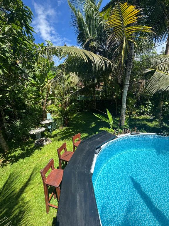 Out of Office Surfhouse - Bed and Breakfast Midigama