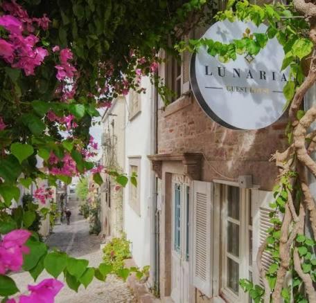 Lunaria Guest House - Bed and Breakfast Ayvalık