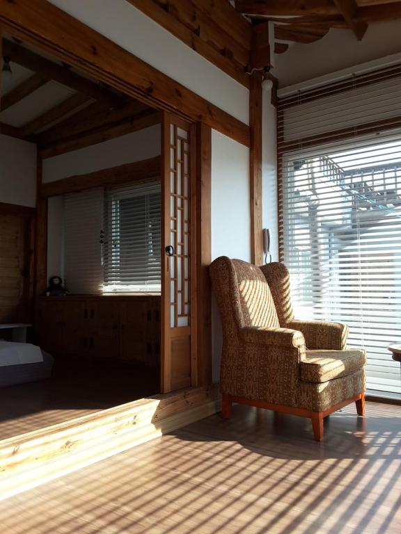 Yettle Hanok Stay - B&B Gyeongju