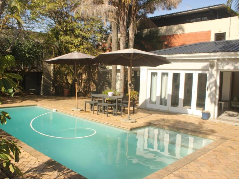 Princes Lodge Guesthouse - Bed and Breakfast KuGompo City