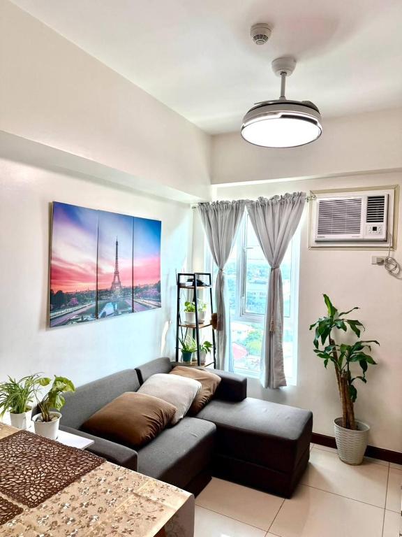 JHRA Cozy Condo, Modern Stay in Marikina - B&B Manila