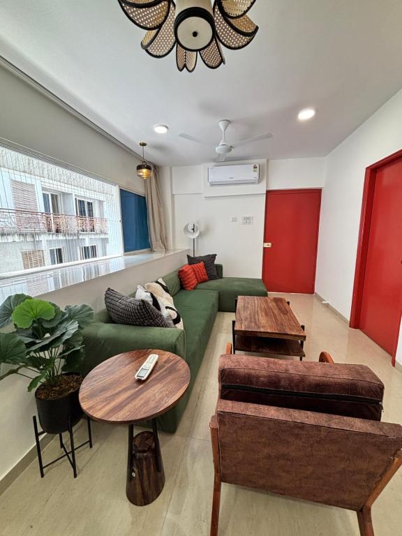 Jade 3BHK in Khar W by Square One Stays - B&B Mumbai