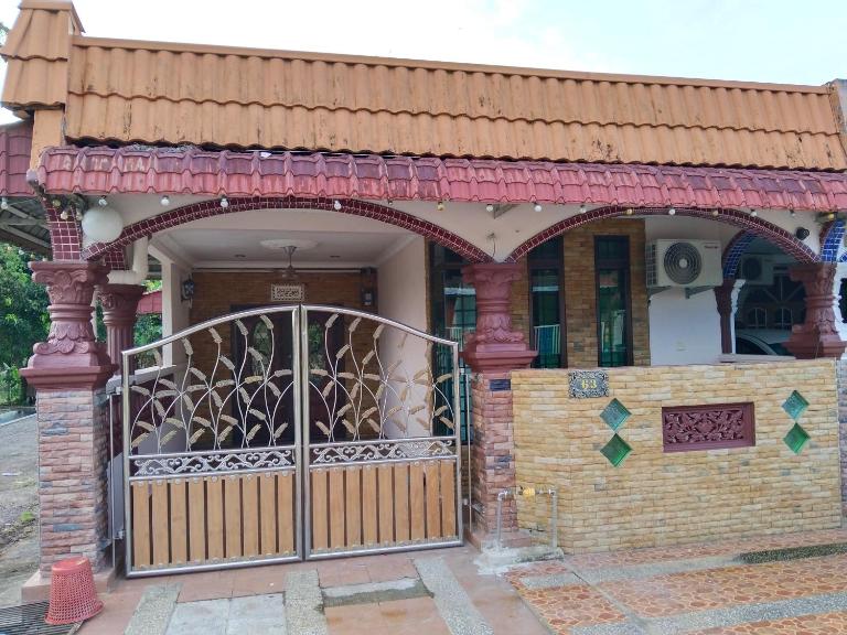 Sri Pagoh Homestay - B&B Pagoh