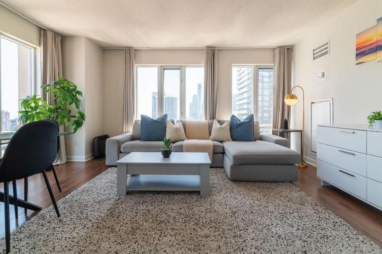 Luxury Downtown Toronto Condo with Stunning City Views - B&B Toronto