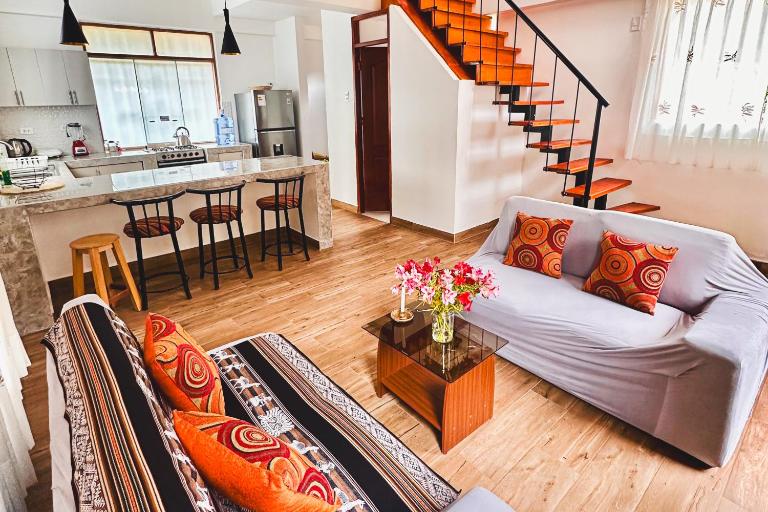 Large & Stylish House - private house with fireplace and mountain view - B&B Pisac
