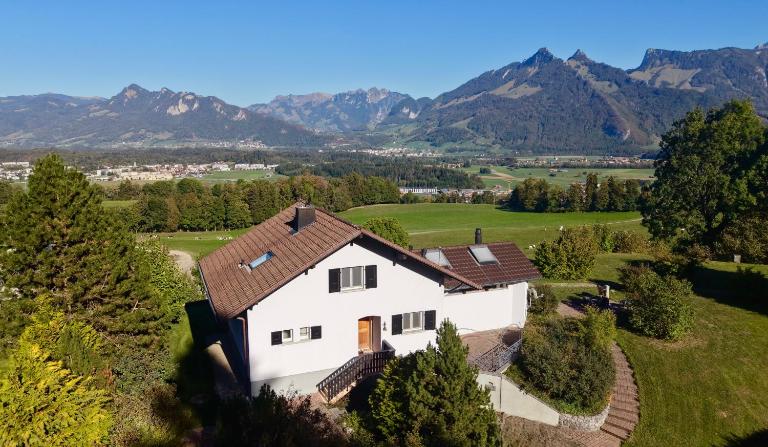Elegant house in a dominant position - B&B La Tour-de-Trême