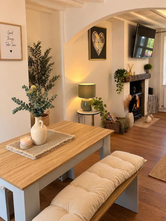 Beautiful Town centre cottage, Pets welcome - B&B Royal Wootton Bassett