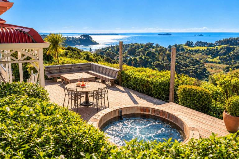 Crescent Villa - Stay Waiheke - Chambres d'hôtes Ostend