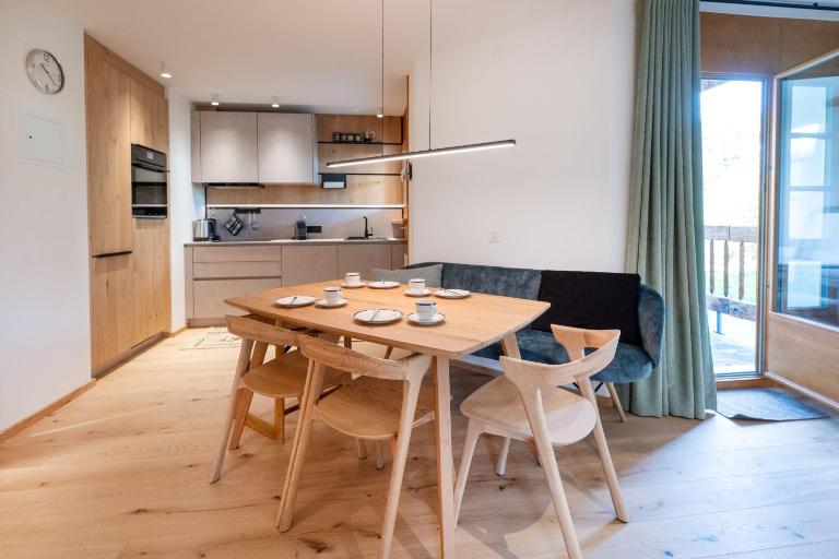 Apartment with hotel spa and pool - B&B Lenzerheide